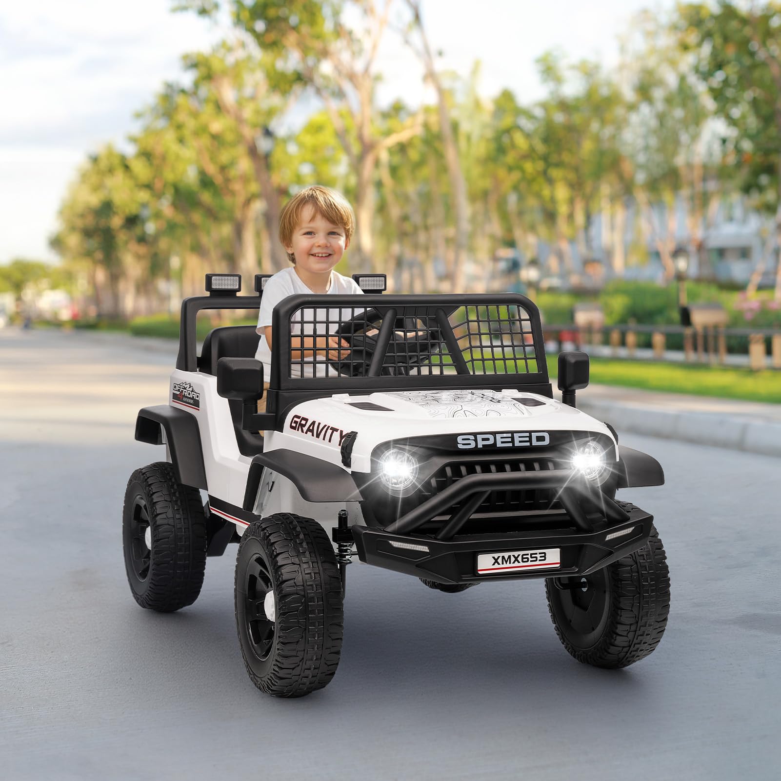 Garvee Coche Eléctrico Infantil 12V Todoterreno en color blanco con control remoto